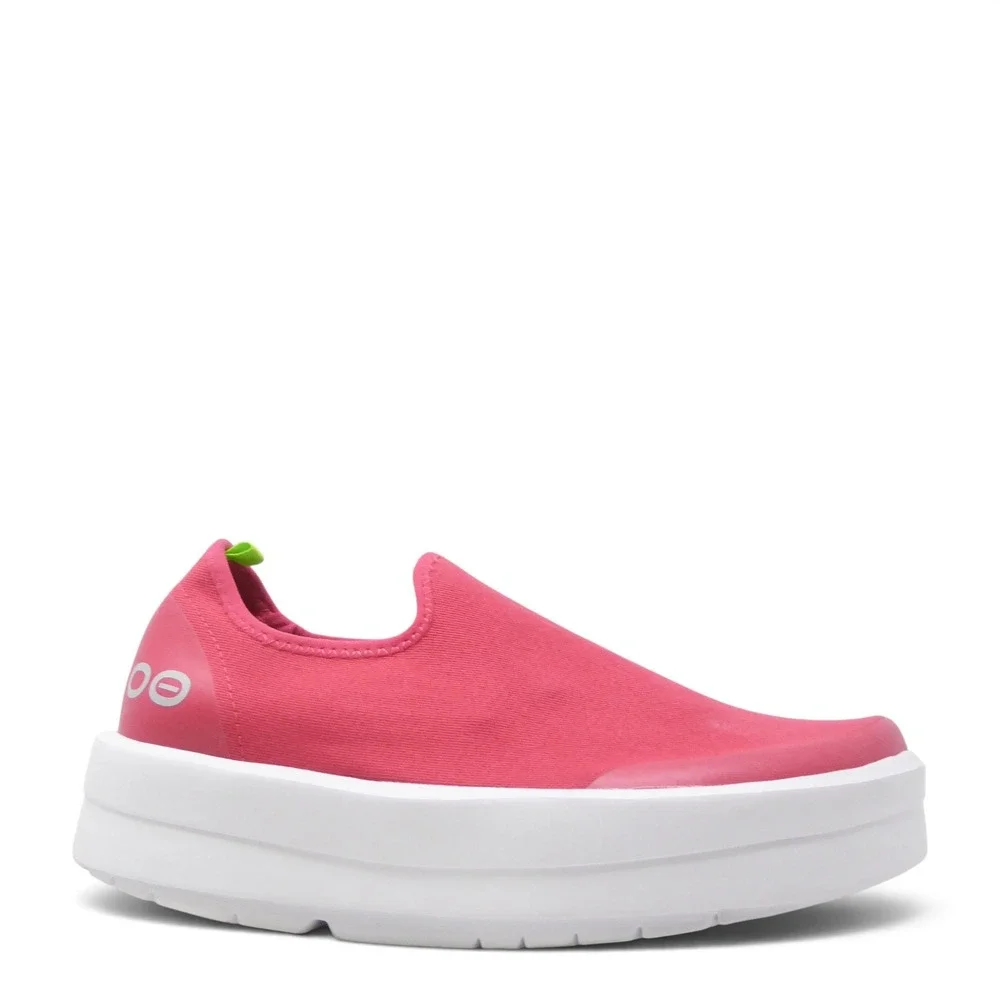 OOFOS Women OOmega eeZee Low Shoe Pink Recovery Slip On Sneakers 6.5